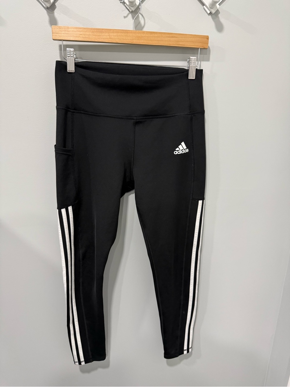 Adidas leggings size medium